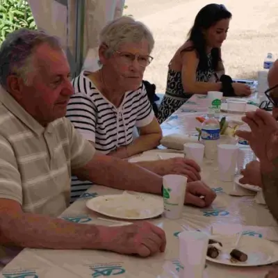 nos convives à table